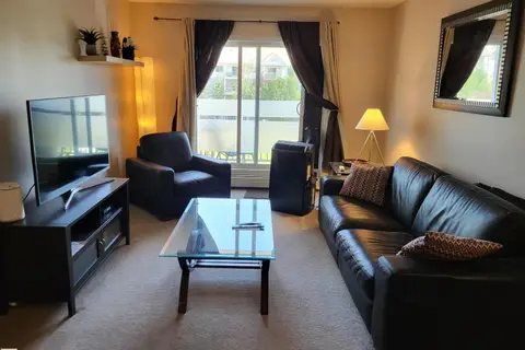 #339 50 Woodsmere CL