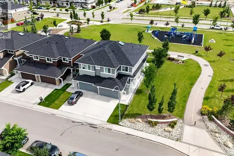 125 Redstone Common NE