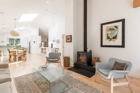 411 7TH AVENUE, Hope