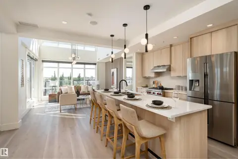 #401 1350 WINDERMERE WY SW