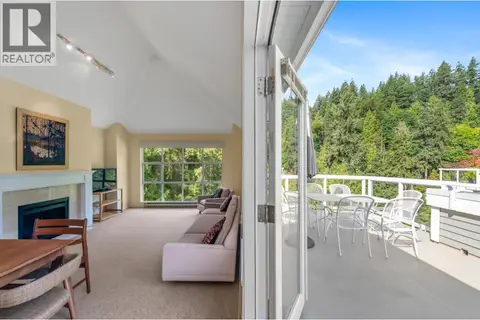 303 3373 CAPILANO CRESCENT