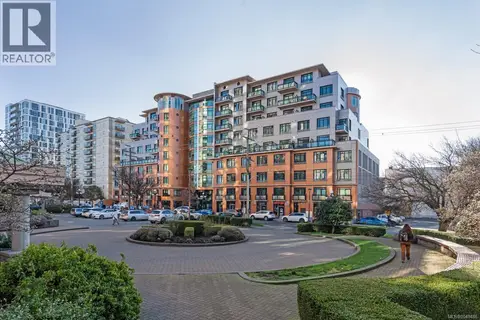 914 1029 View St