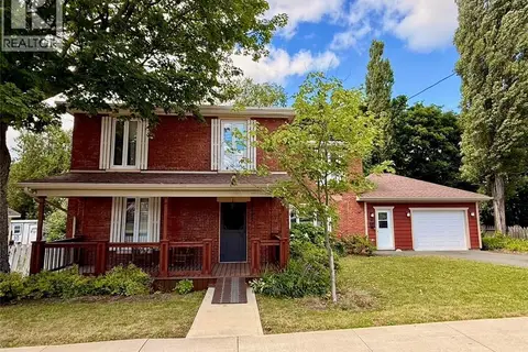 11 Dufferin Street