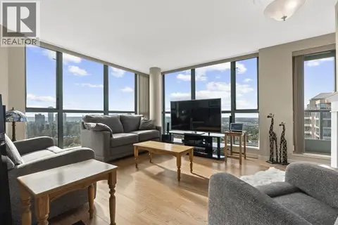 1703 6611 SOUTHOAKS CRESCENT