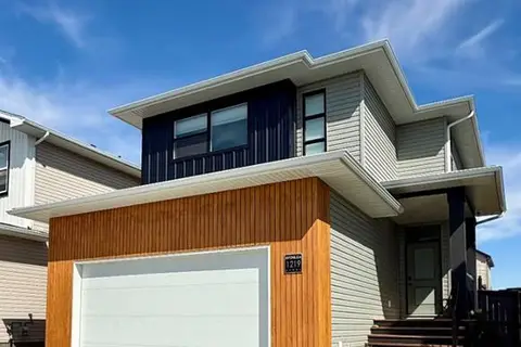 1219 Pacific Circle W