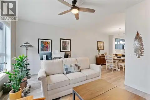 204, 15 Evanscrest Park NW