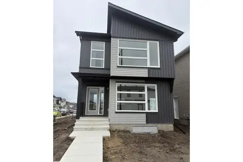 7303 181 AV NW