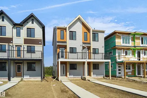 922 19 AV NW