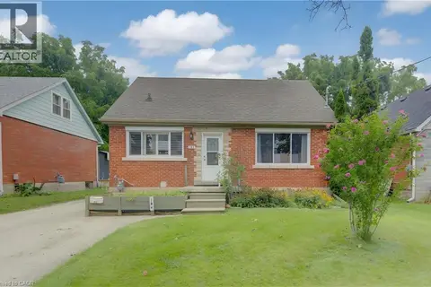 104 MAUSSER Avenue
