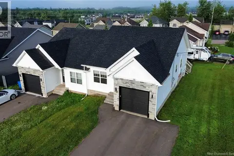 35 Anastasia Crescent