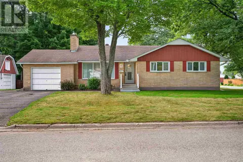 6 Pinemore BLVD