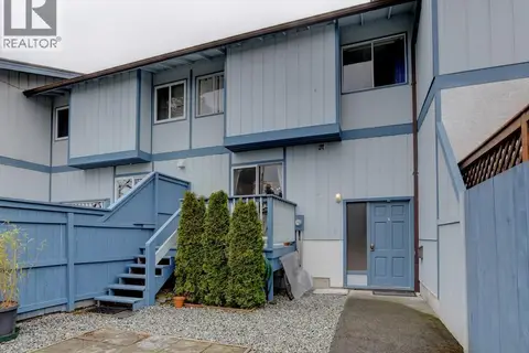 4 3987 Gordon Head Rd