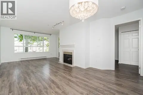 206 2990 PRINCESS CRESCENT