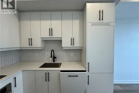 15 WELLINGTON Street Unit# 1701