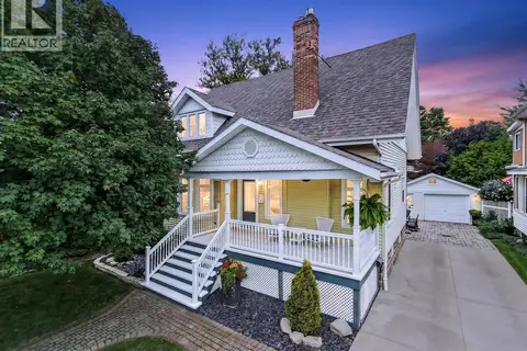 15 Ellwood AVENUE