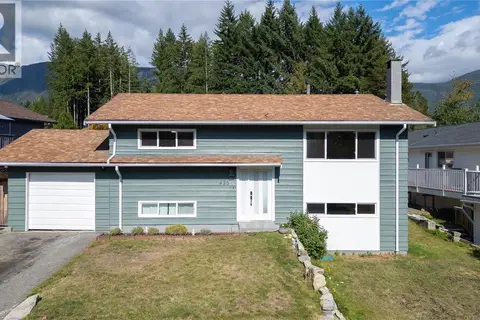 435 CEDAR Cres