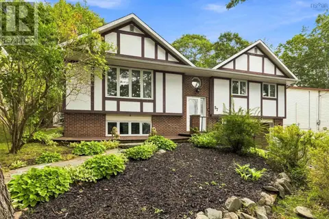 57 Riverview Crescent