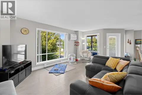 727 Houghton Road Unit# 212