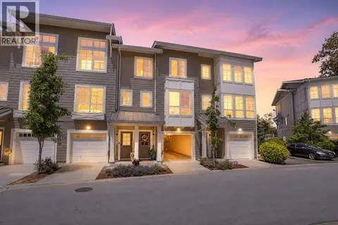 17 5551 ADMIRAL WAY