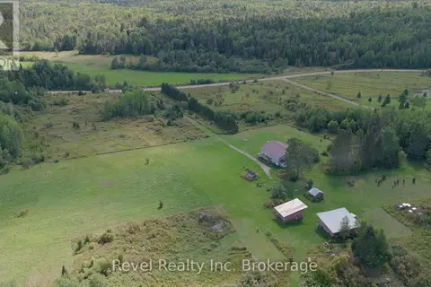 2395 PAPINEAU ROAD