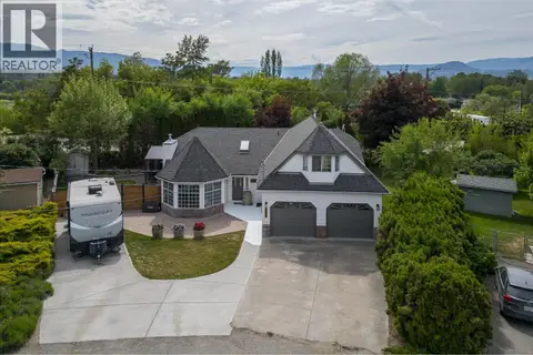 3418 Mariposa Court