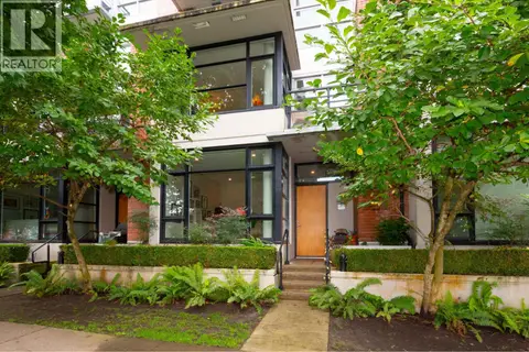 290 E 11TH AVENUE