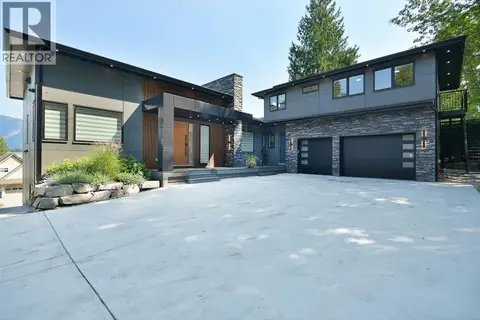 6553-6555 N GALE AVENUE