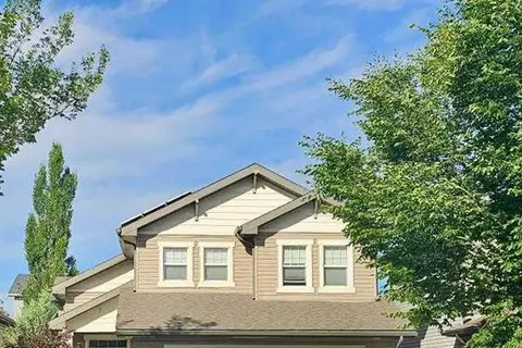 66 Coalbanks Gate W