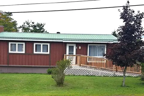3 Robertson Crescent