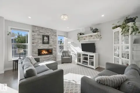 129 RIDEAU CR