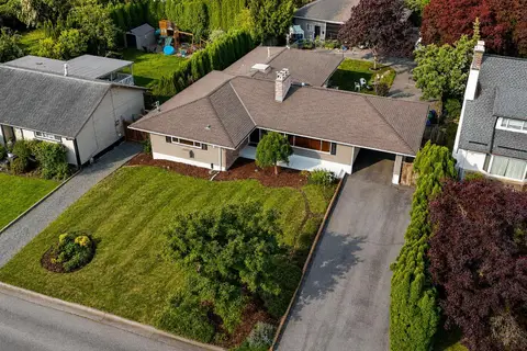 9725 JUNIPER STREET, Chilliwack Proper East
