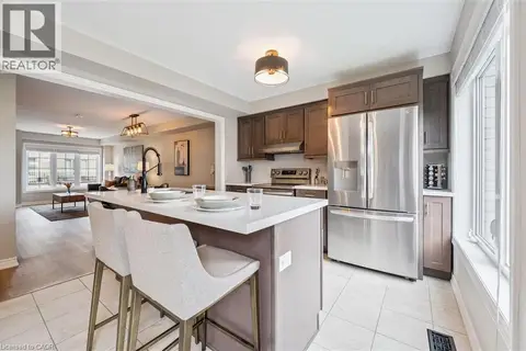 395 LINDEN Drive Unit# 2