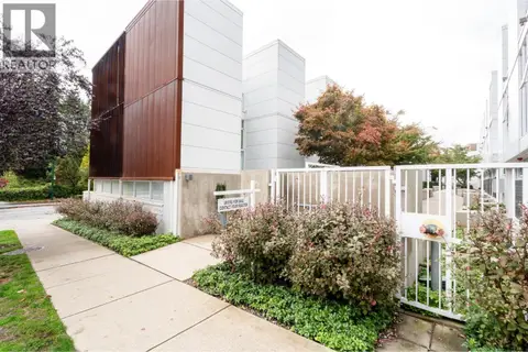 2208 WILLOW STREET