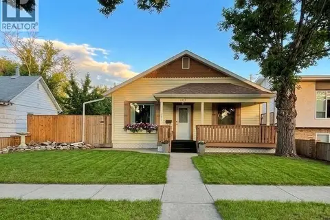 437 Grandview STREET W