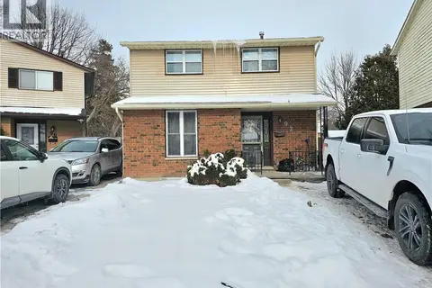 92 COPPERFIELD Crescent