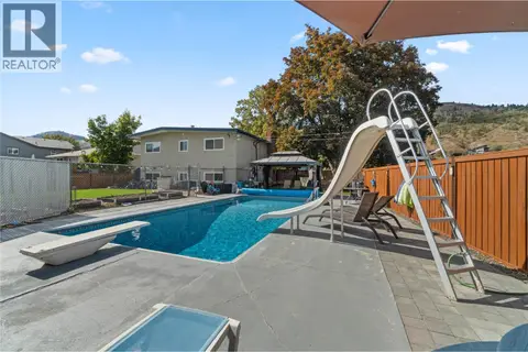 811 SUMAC Place