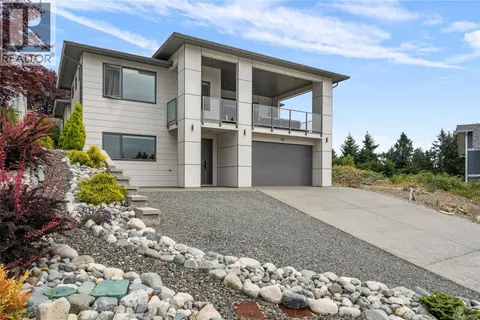 152 Golden Oaks Cres