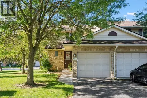 375 KINGSCOURT Drive Unit# 40