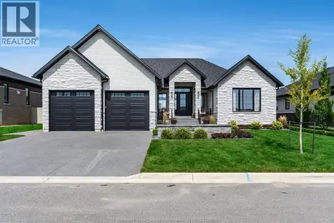 3 SUNNINGDALE DRIVE
