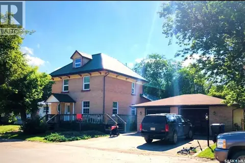 114 Second STREET E