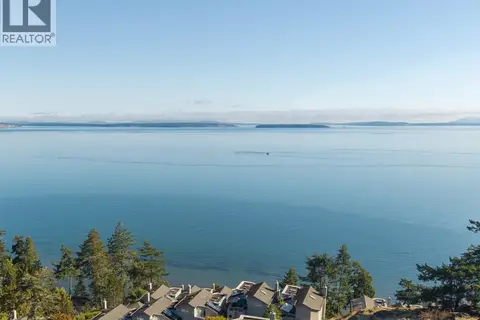1 4771 Cordova Bay Rd