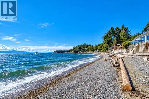 6833 SUNSHINE COAST HIGHWAY
