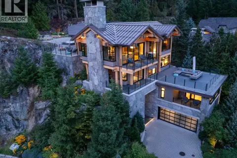 7465 TREETOP LANE