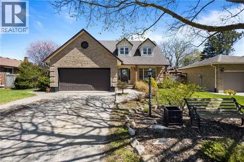 10 ATWOOD Crescent