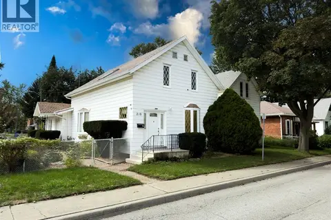 210 Adelaide STREET South