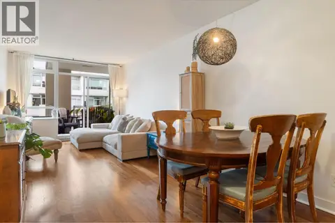 608 2228 W BROADWAY
