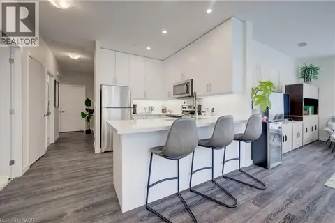 690 KING Street W Unit# 112