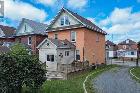 122 Alexandra ST