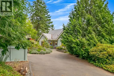 881 Grouse Pl
