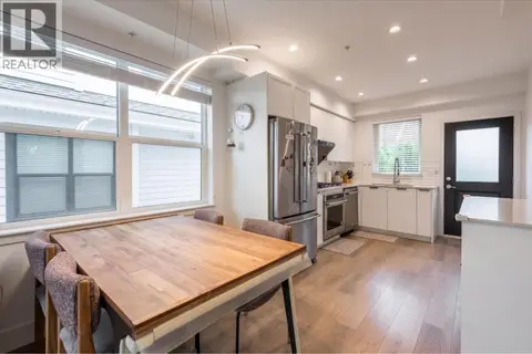 201 6933 ARCOLA STREET